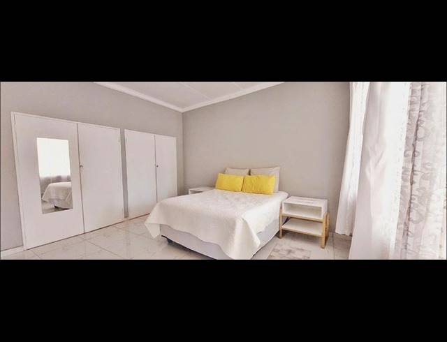 3 BEDROOM APARTMENT FOR SALE IN VANDERBIJLPARK CW 6